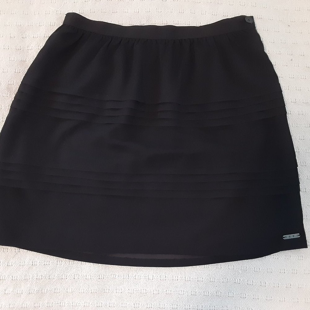 Roxy Skirt Black A Line Mini w Horizontal Pleats Size 1